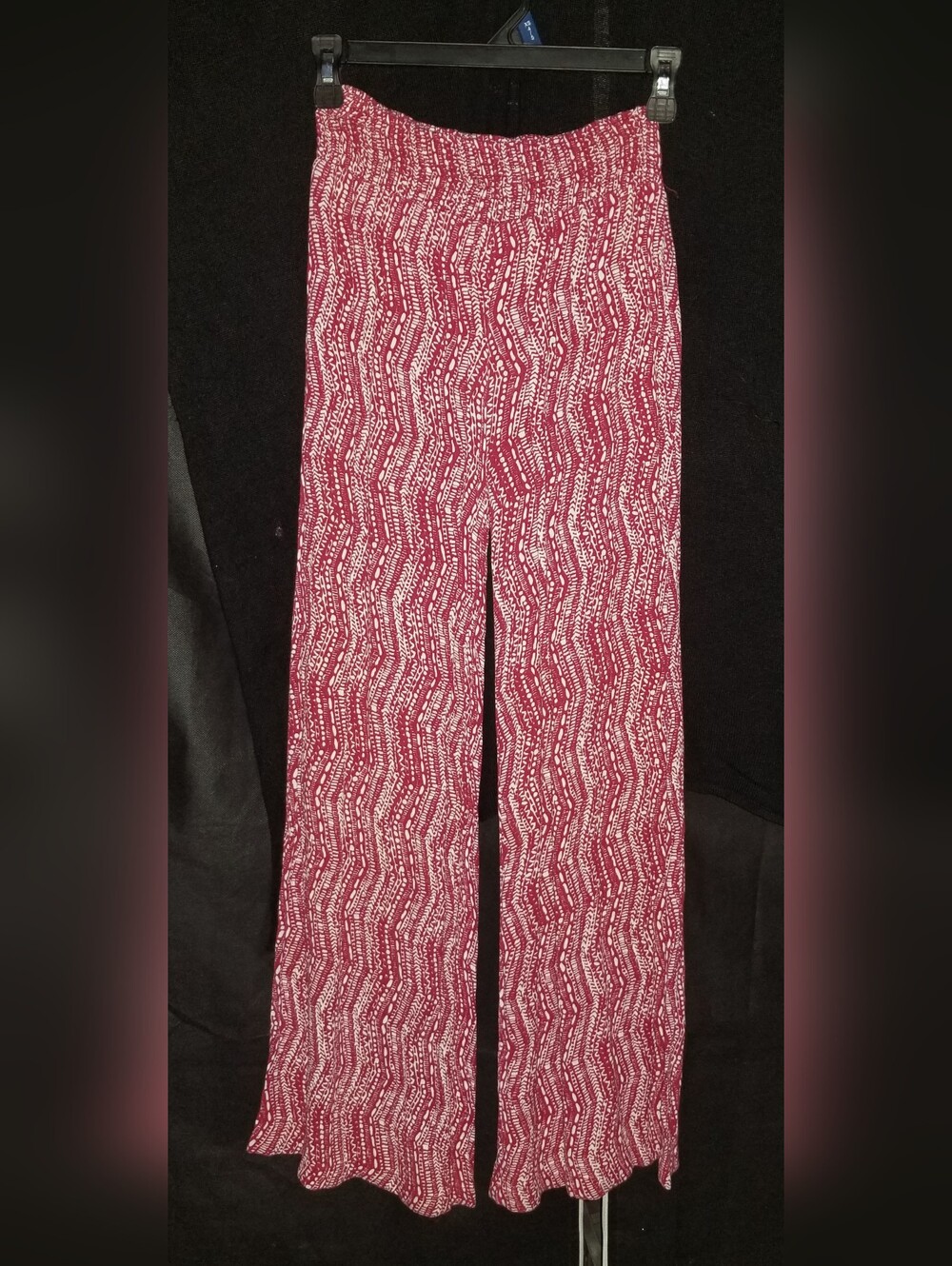 Women's No Boundaries Red & White High Rise Pull-On Flare Pants X-Small 